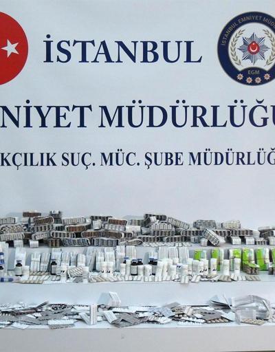 İstanbulda polisin durdurduğu araçtan 27 bin kaçak hap çıktı