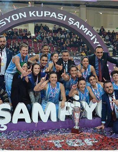 İzmit Belediyespor TBFnin Süper Lig davetini kabul etti