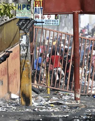 Haitide kaos: Halk sokağa dökülünce zam planı geri çekildi