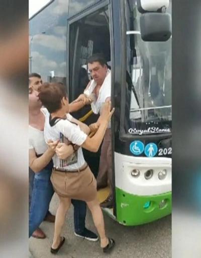Otobüs şoförü kadın sürücüye saldırdı
