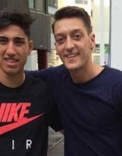 Milli futbolcu Berkay Özcandan Mesut Özile: Sen bizim idolümüzsün