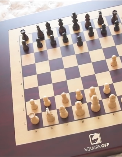 Yapay zeka destekli akıllı satranç tahtası