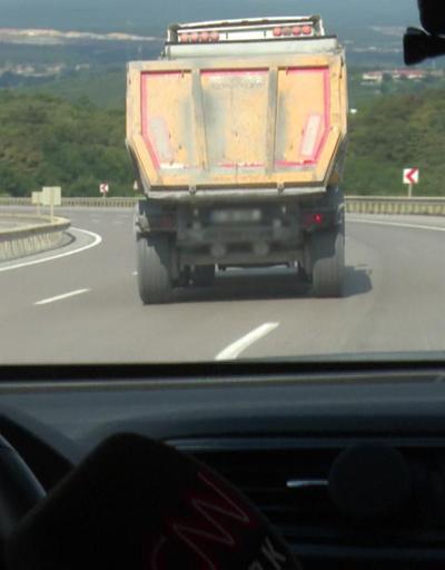 CNN TÜRK hafriyat kamyonlarının saçtıkları tehlikeyi görüntüledi