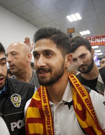 Galatasarayın yeni transferi Emre Akbaba İstanbulda