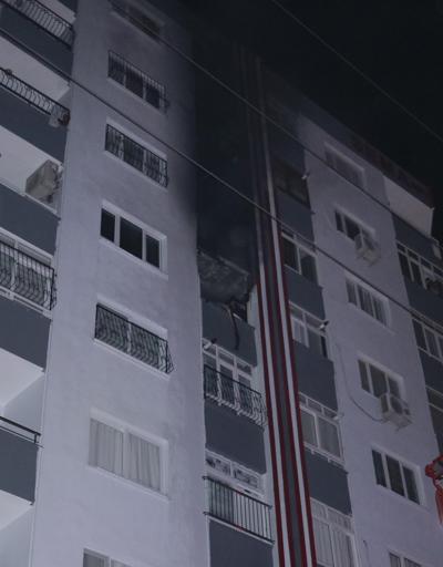 9 katlı apartmanda yangın çıktı, anne ve 2 çocuğu mahsur kaldı