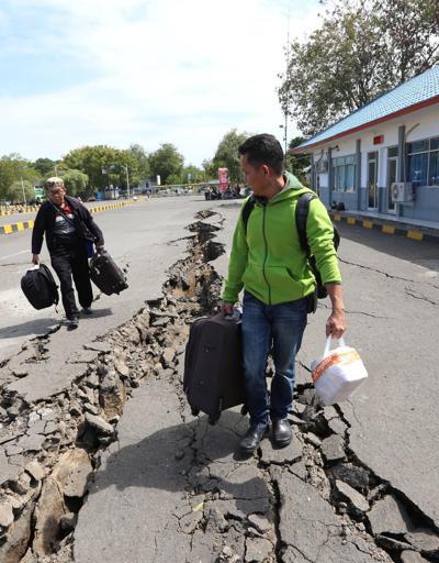 Endonezyada depremler 483 can aldı