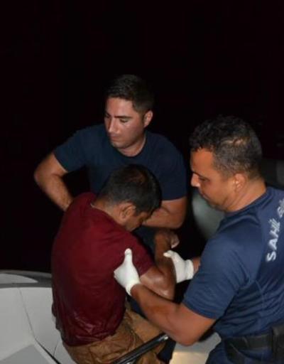 Lastik botta can pazarı: 25 göçmen kurtarıldı