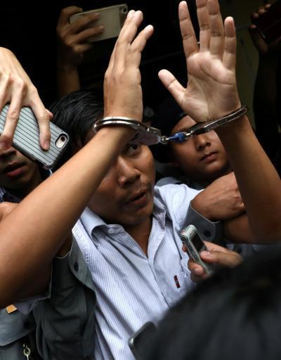 Myanmardaki iki muhabire 7 yıl hapis