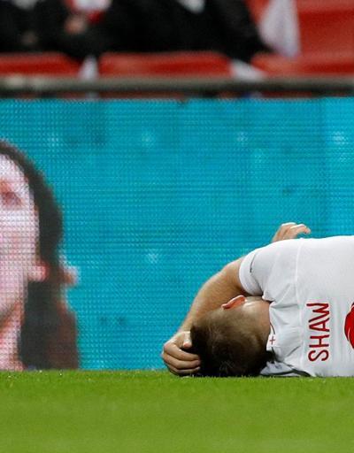 İngiltere - İspanya maçında Luke Shaw bilincini kaybetti