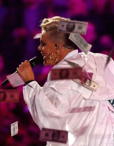 Ünlü şarkıcı Pinkin klibine RTÜK cezası