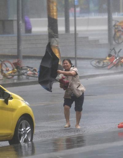 Çin’de Mangkhut tayfunu nedeniyle kırmızı alarm