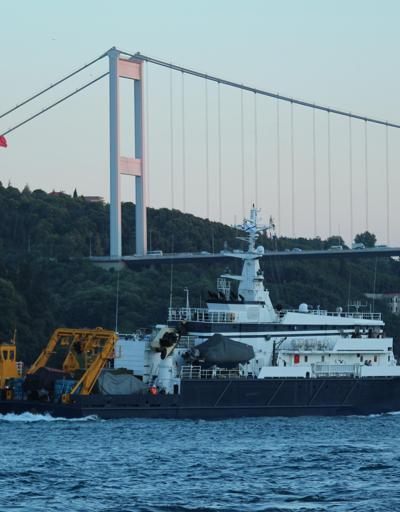 Rus arama-kurtarma gemisi İstanbul Boğazından geçti