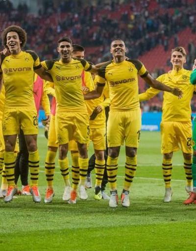 Dortmund 2-0dan maçı çevirip zirveye oturdu