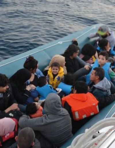 Kuşadası açıklarında lastik botta 43 kaçak göçmen yakalandı