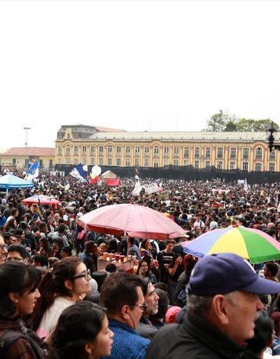 Kolombiyada üniversite öğrencileri ve akademisyenlerden grev