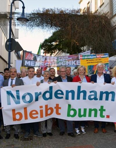Almanyada cami saldırısına ortak protesto