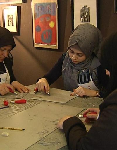 Suriyeli kadınlar savaşı sanatla unutuyorlar