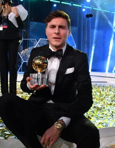 İsveçte yılın futbolcusu seçildi: Lindelöf