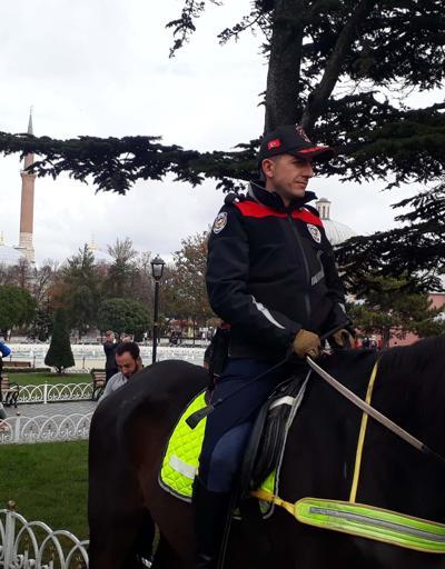 Sultanahmet Meydanında atlı polisler göreve başladı