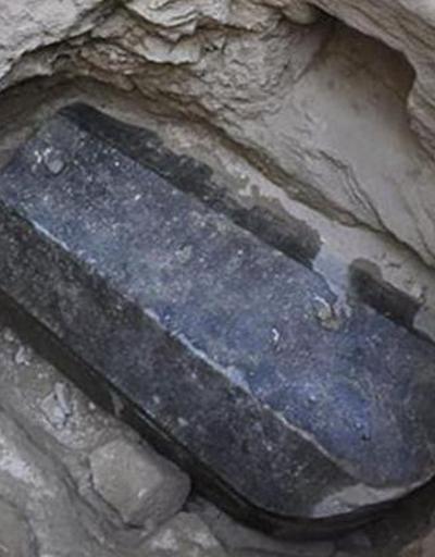 Mısırda 4 bin yıllık firavun mezarı bulundu