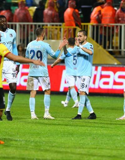 Göztepe - Başakşehir maçının ardından 16 kişi hakkında işlem yapıldı