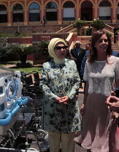 Emine Erdoğan, Paraguayda TİKAnın yardım teslim törenine katıldı