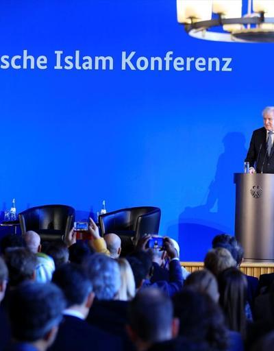 Almanya İslam Konferansında domuz eti tartışması
