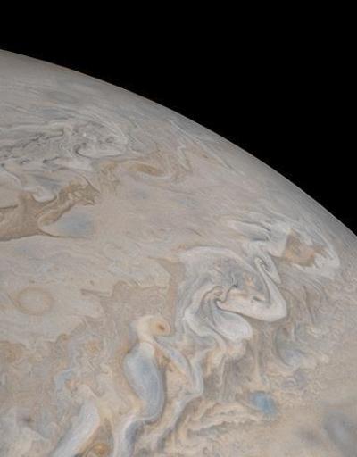 Jüpiterdeki dev kasırgalar görüntülendi