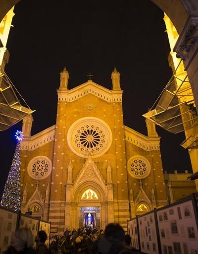Katolik cemaati Saint Antuanda Noeli kutladı