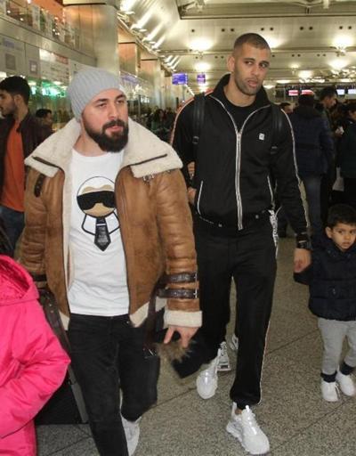 Islam Slimani Suriyeli çocuğa 100 lira harçlık verdi