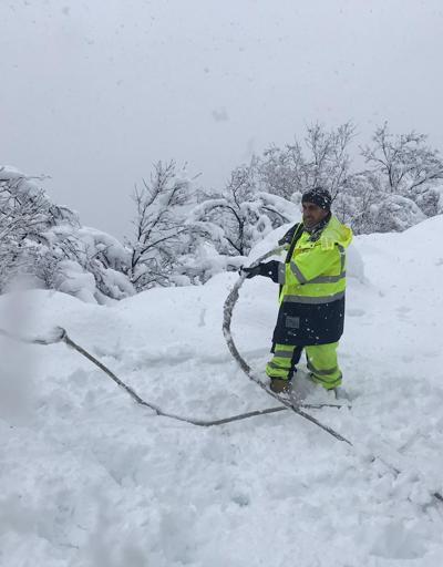 230 köy yolu kardan kapandı, 6 ilçede elektrik yok