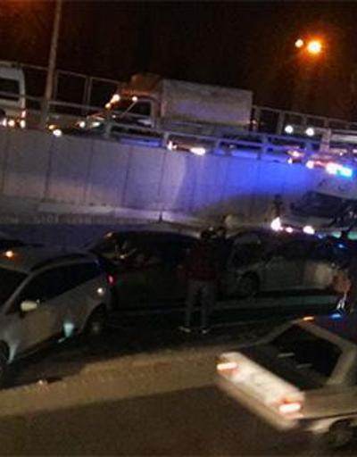 Adanada 10 araç birbirine girdi: 7 yaralı