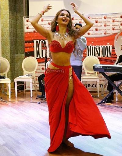 Taraftardan Rus dansçıya Come To Fenerbahçe mesajı