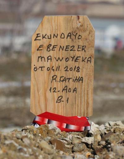 Hristiyan futbolcunun mezarına Ruhuna Fatiha yazılı tahta dikildiği ortaya çıktı