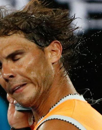 Rafael Nadal, Tsitsipası rahat yenerek finalde