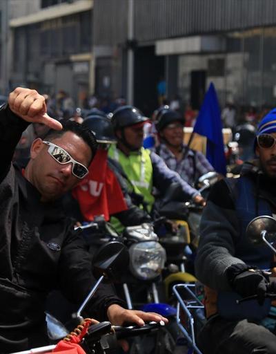 Caracasta motosikletlilerden Maduroya destek gösterisi