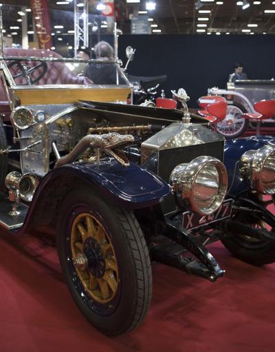 Fransada klasik araç müzayedesinden nostaljik kareler