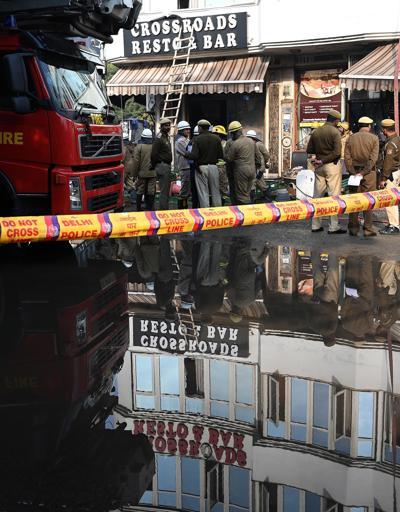 Hindistanda otelde yangın: Ölü ve yaralılar var