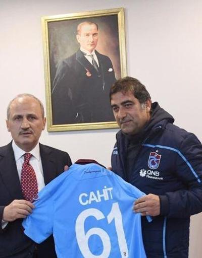 Bakan Turhan Trabzonsporu ziyaret etti