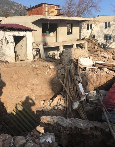 İzmirdeki heyelan bölgesinde 27 ev boşaltıldı