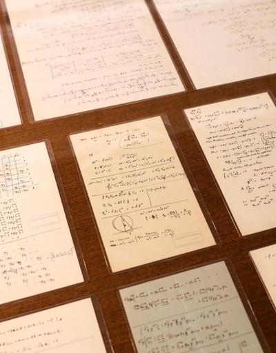 Einsteinın kaleme aldığı 110 belge ilk kez sergilendi