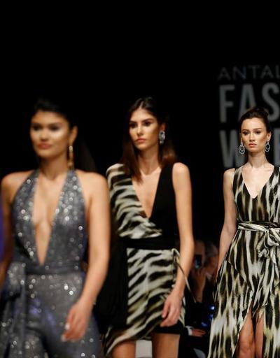 Antalya Fashion Week ünlü tasarımcıların defilesiyle başladı