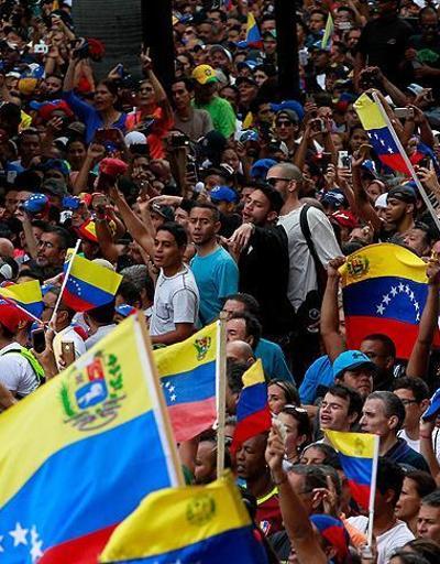 Venezuelada iktidar ve muhalefet yeniden sokağa iniyor