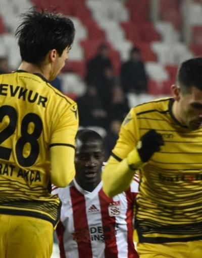 Yeni Malatyasporda iki futbolcu kadro dışı