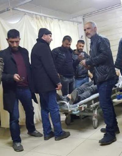 Diyarbakırda CHPlileri taşıyan minibüse, otomobil çarptı: 7 yaralı