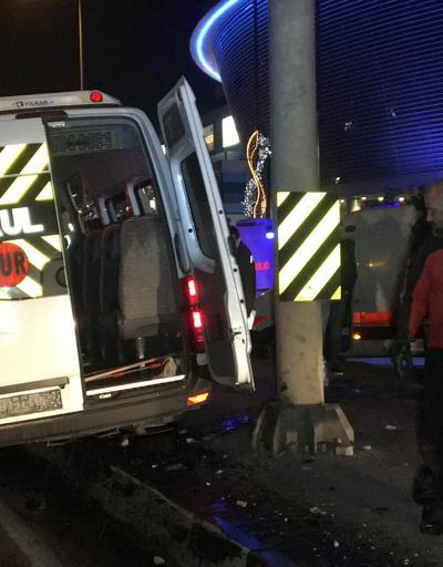 İşçileri taşıyan minibüs kaza yaptı: 14 yaralı