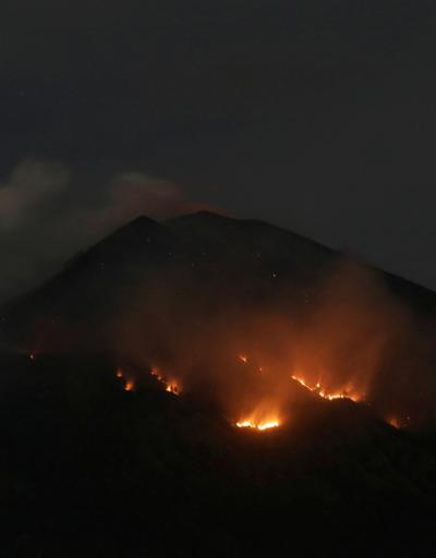 Endonezyada yanardağ uyarısı