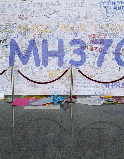 Kayıp Malezya uçağı hakkında şaşırtan iddia: Yangın baltası ile mi saldırdı