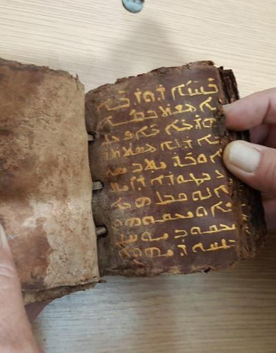 Adanada ceylan derisi üzerine altın işlemeli tarihi İncil ele geçirildi