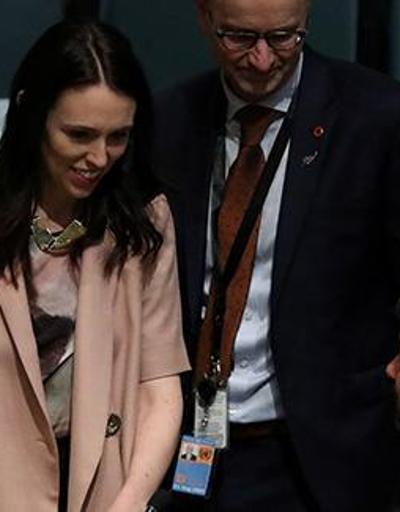 Yeni Zelanda Başbakanı kızının babasıyla nişanlandı
